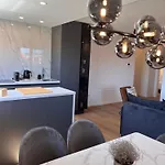 Apartment K Luxury Few Min Walk From The *