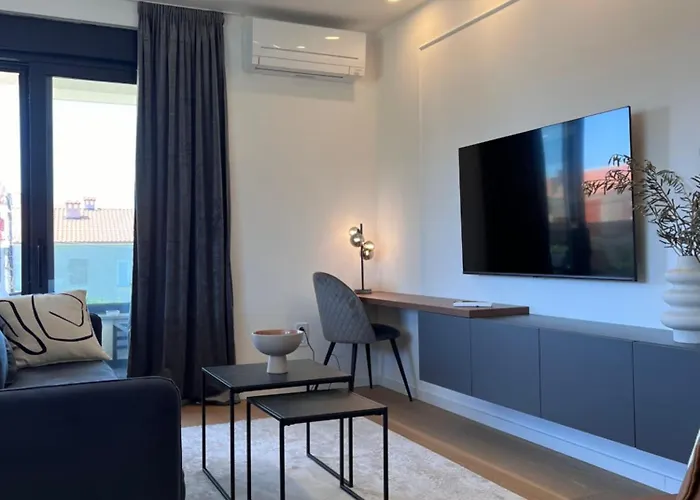 K Luxury Few Min Walk From The 자다르