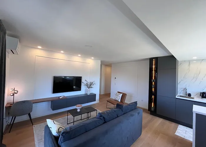 K Luxury Few Min Walk From The Apartamento *